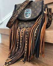 Load image into Gallery viewer, Black Leopard Multi-Color Shiloh